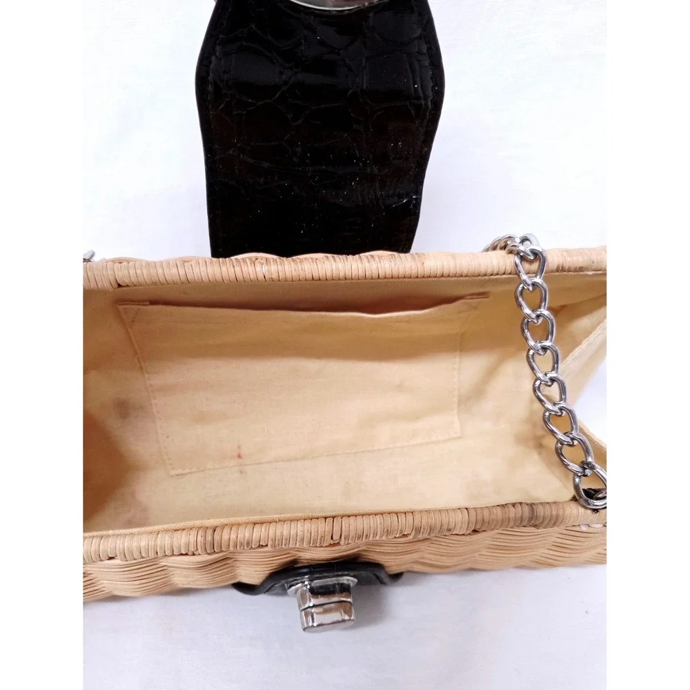 N/A wicker bag